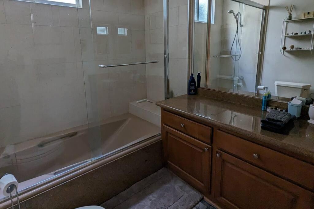 Spacious 2 Bedrooms. Prime Location Los Angeles Exterior foto